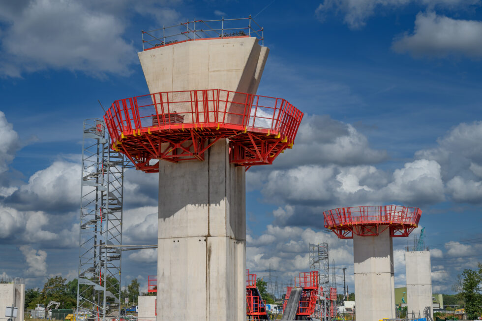 BBV Balfour Beatty Vinci HS2 completes first giant pier for Water